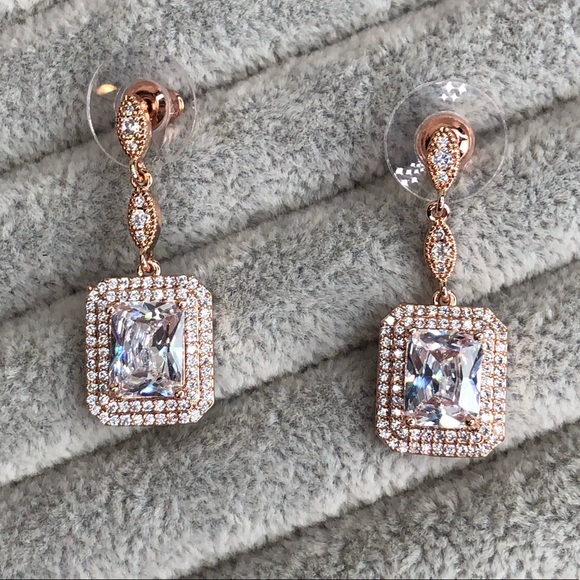 Rose gold tear drop princess emerald halo cut - Picture 8 of 12